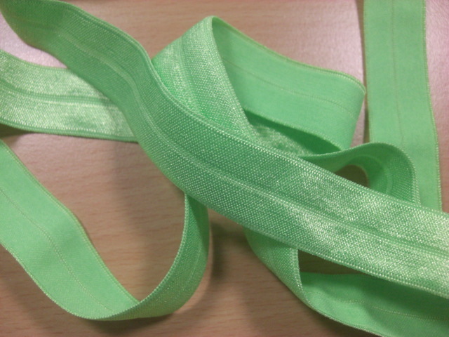 omvouw elastiek fel licht groen met glans